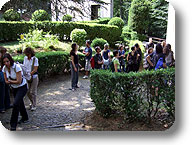 Turisti alla Riserva del Sacro Monte di Varallo